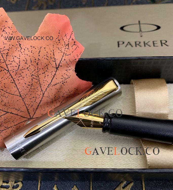 Replica PARKER IM Fountain Pen Silver and Gold